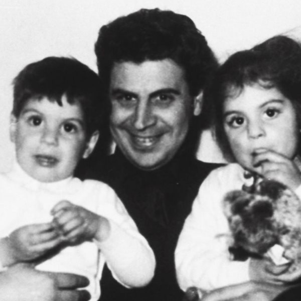 Πώς προέκυψε το δικαστικό θρίλερ της κηδείας του Μίκη Θεοδωράκη