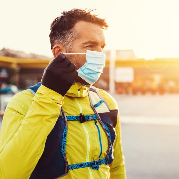 1.707 νέα κρούσματα κορονοϊού με μόλις 14.074 τεστ