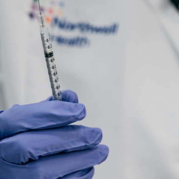 Το εμβόλιο της Pfizer/BioNTech είναι αποτελεσματικό και κατά της μετάλλαξης του κορονοϊού