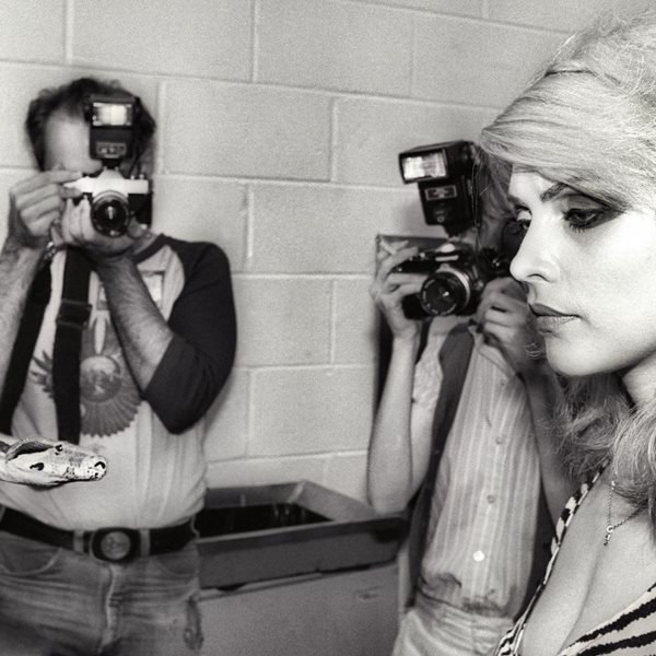 Backstage φωτογραφίες από τα μουσικά 70s