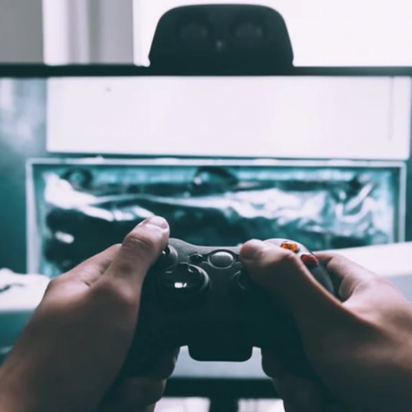 8+2 video games για να λιώσεις