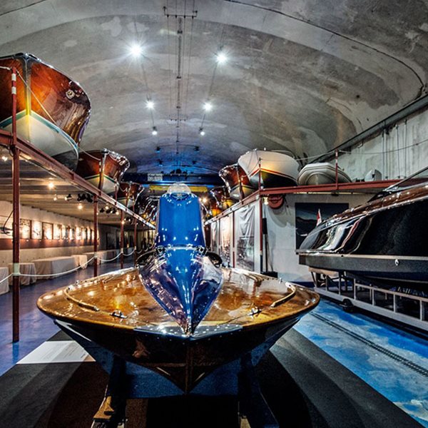 Στο Μονακό υπάρχει ένα μυστικό κελάρι γεμάτο vintage ταχύπλοα