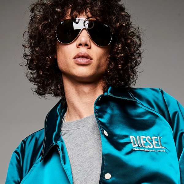 To satin bomber jacket και το "άλλο" bomber