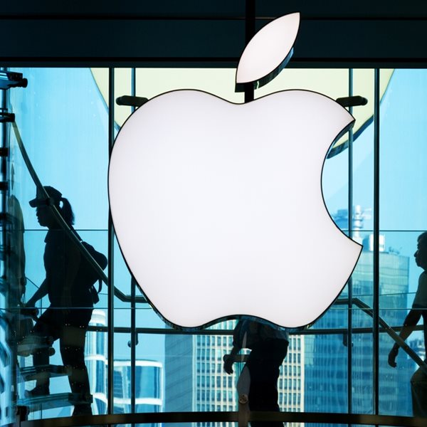 H Apple δίνει τα ρέστα της στην τεχνητή νοημοσύνη