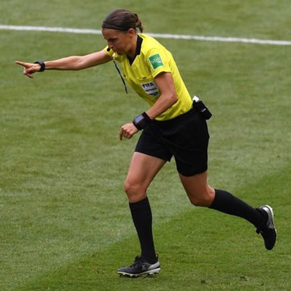 Το ποδόσφαιρο έχει ανάγκη γυναίκες σαν την Stephanie Frappart