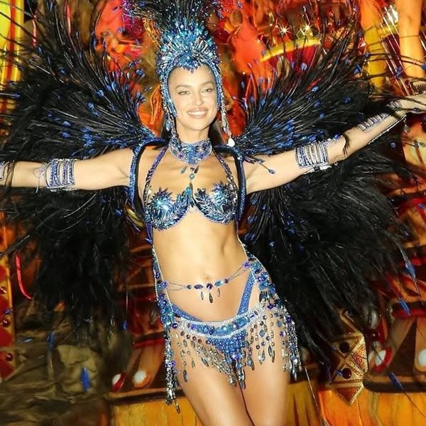 Η εκθαμβωτική εμφάνιση της Irina Shayk στο καρναβάλι του Ρίο ντε Τζανέιρο