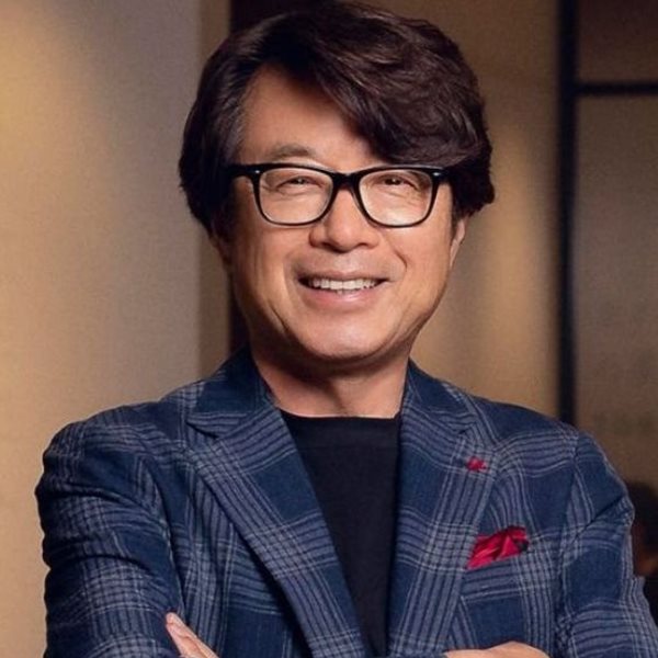 Ο δισεκατομμυριούχος που θέλει να χτυπήσει τα McDonald's