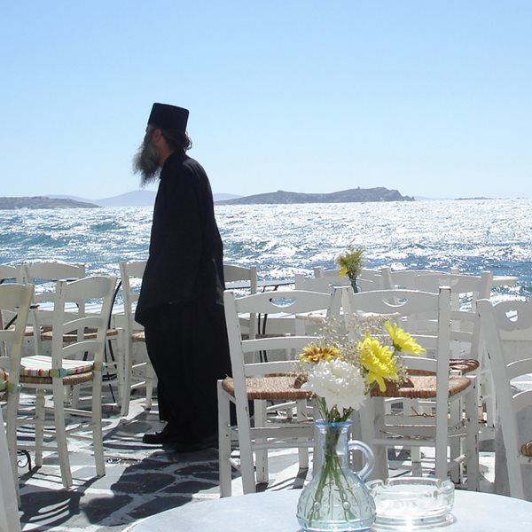 Η εύλογη απορία για τα νέα μέτρα και τους ιερείς