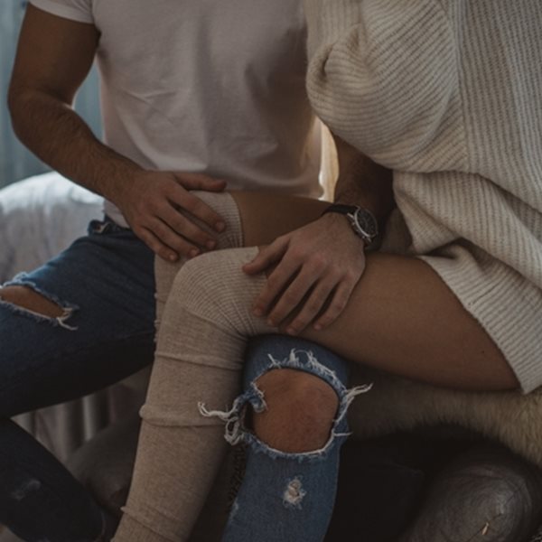 Κι αν το γόνατο είναι το κλειδί στα προκαταρκτικά του σεξ;