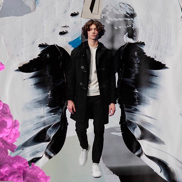 Ένα δυνατό περιβαλλοντικό κολάζ για τη Hogan