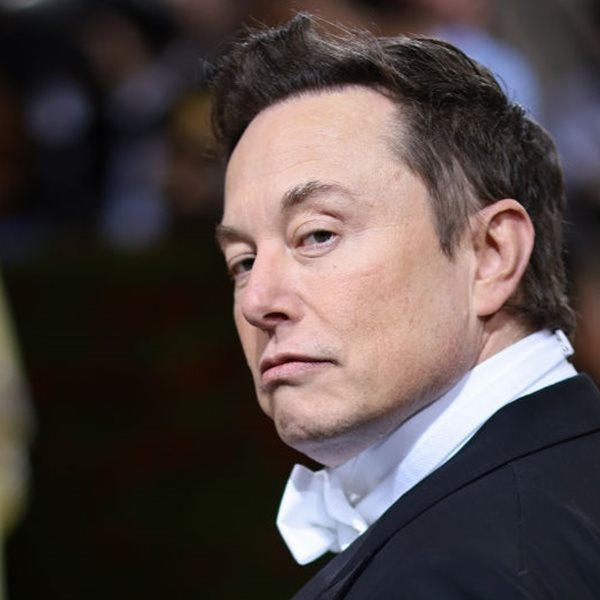 Η transgender κόρη του Elon Musk αλλάζει ονοματεπώνυμο