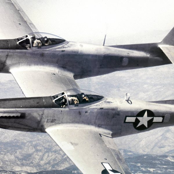 Το μοναδικό F-82 Twin Mustang που πετά ακόμη ψάχνει νέο πιλότο