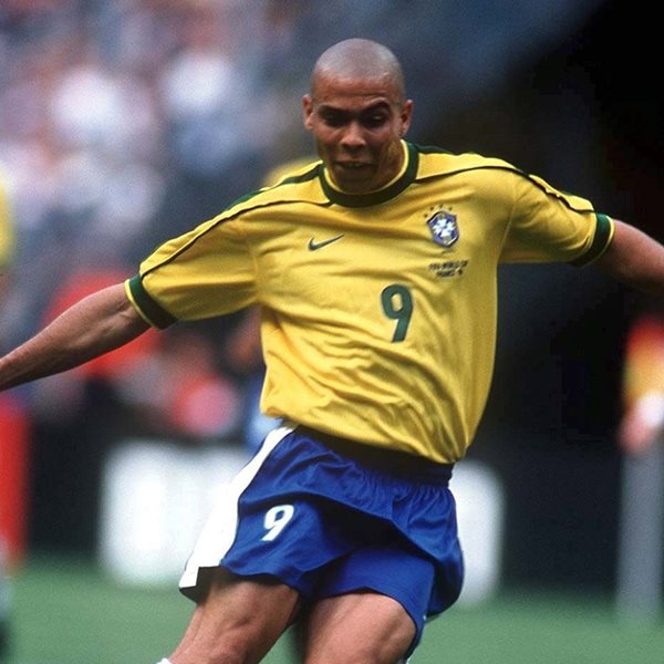 Όλοι νοσταλγούν το ποδόσφαιρο των 90s