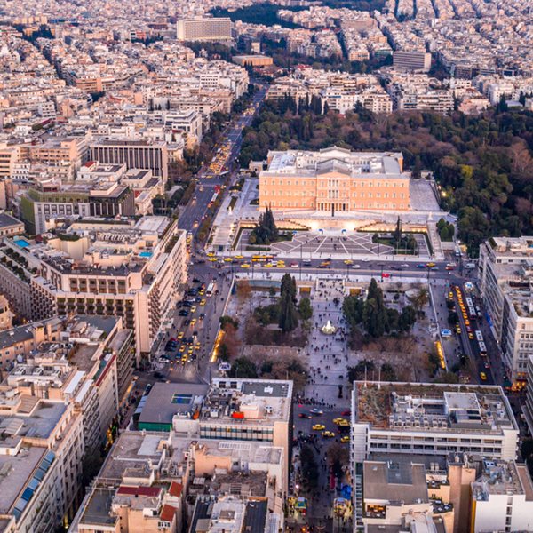 Γιατί έχει εκτοξευθεί η τιμή της γκαρσονιέρας