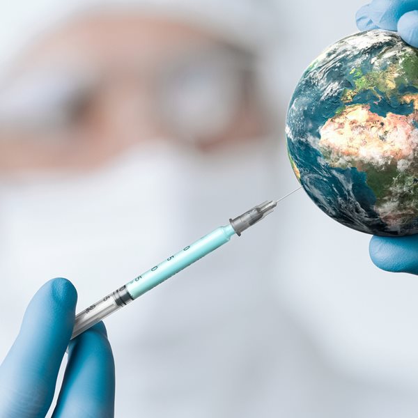 Το εμβόλιο των Pfizer και Biontech είναι αποτελεσματικό κατά 90%