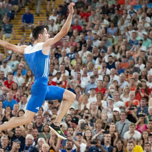 O Μίλτος Τεντόγλου ήταν αφόρητα κουλ πριν το ρεκόρ του