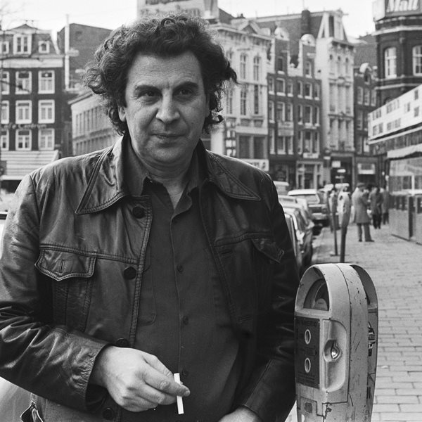 Ο Μίκης δεν έφυγε στις οχτώ, ταξίδι για την Κατερίνη