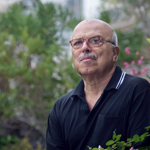 Ο Γιάννης Ξανθούλης πιστεύει πως είναι καλύτερος αναγνώστης από συγγραφέας