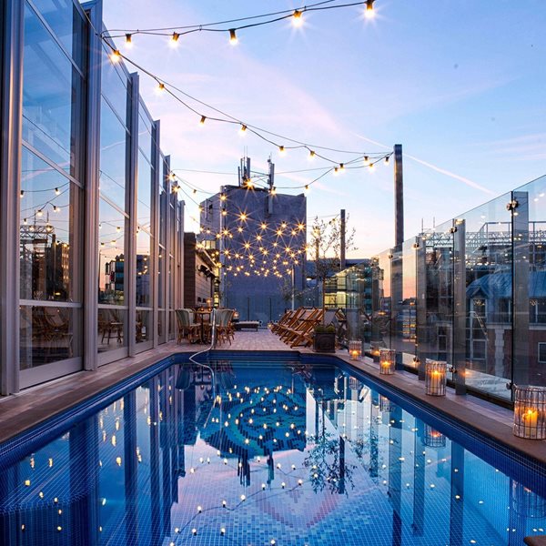 Βουτιά στις κορυφαίες πισίνες ξενοδοχείων του Λονδίνου