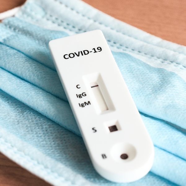 Τέλος στη δωρεάν διάθεσή των self tests από τα φαρμακεία