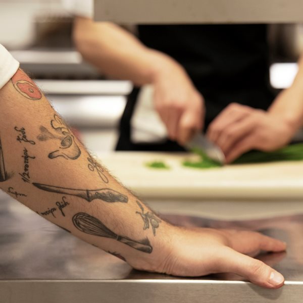 Τι πραγματικά συμβαίνει στις κουζίνες των εστιατορίων