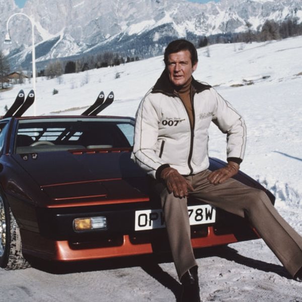 Σπάνιες φωτογραφίες από τη ζωή του Roger Moore