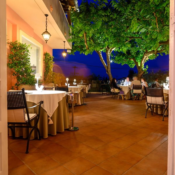 Χρυσοί Σκούφοι 2025: Αυτά είναι τα καλύτερα εστιατόρια της Ελλάδας