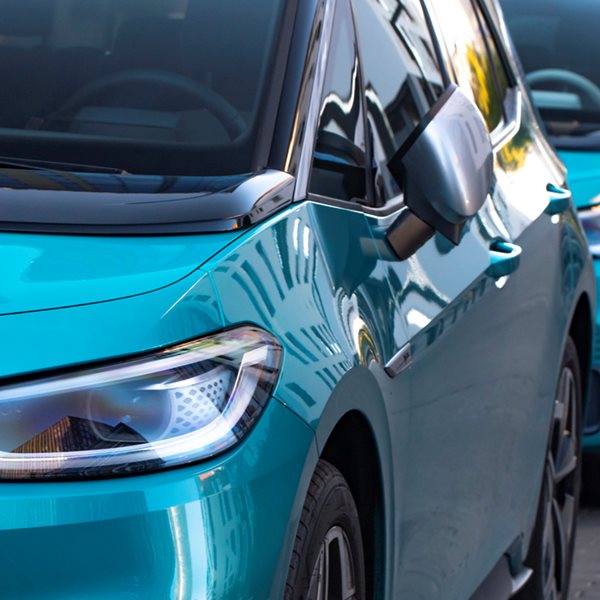 Volkswagen εναντίον Tesla