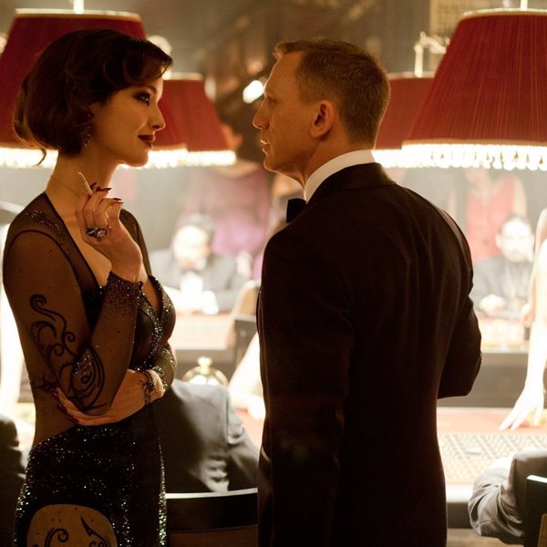 Τα κρυφά σημάδια στο φλερτ που δείχνουν ότι λες ψέματα