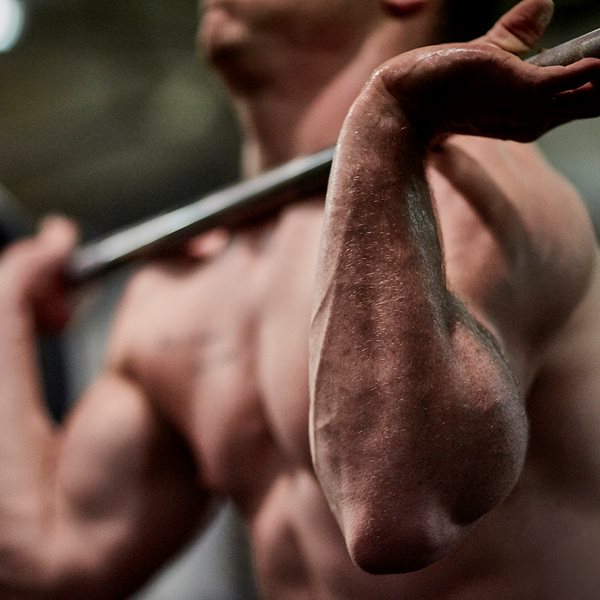 6 ασκήσεις για να κερδίσεις μυς και να χάσεις λίπος γρήγορα