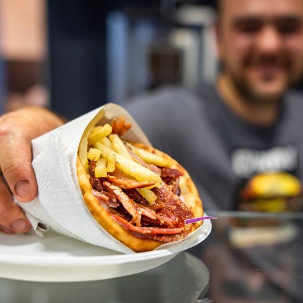 Σουβλατζίδικο στην Αθήνα δέχεται πληρωμές σε Bitcoin