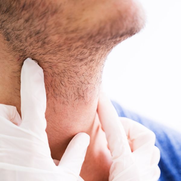 Όσα πρέπει να γνωρίζεις για το αδένωμα παραθυρεοειδούς και τη χειρουργική του θεραπεία