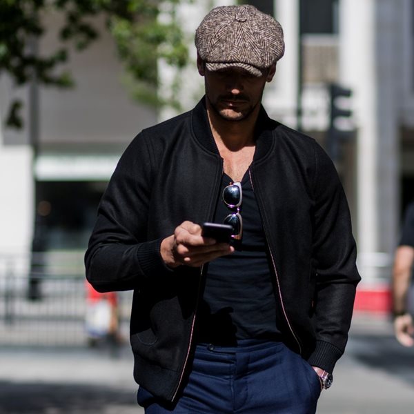 Μαύρο t-shirt και τον χειμώνα