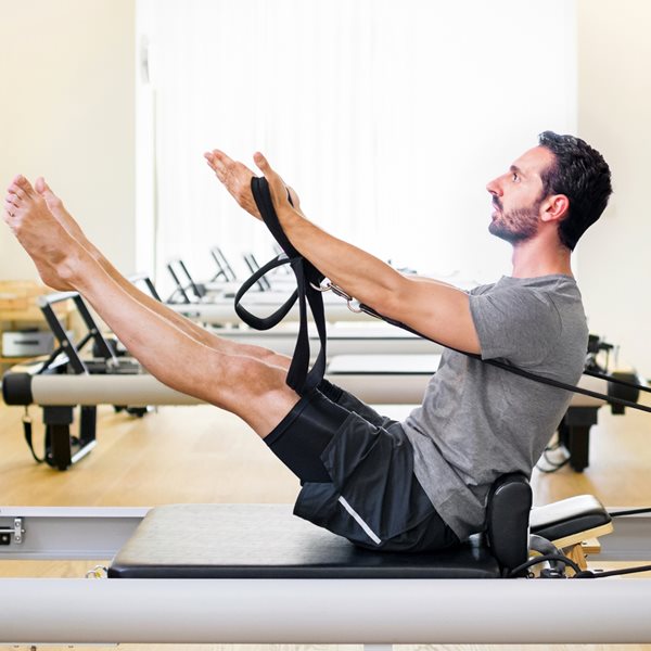 6 ασκήσεις Pilates για πανίσχυρα πόδια και κορμό