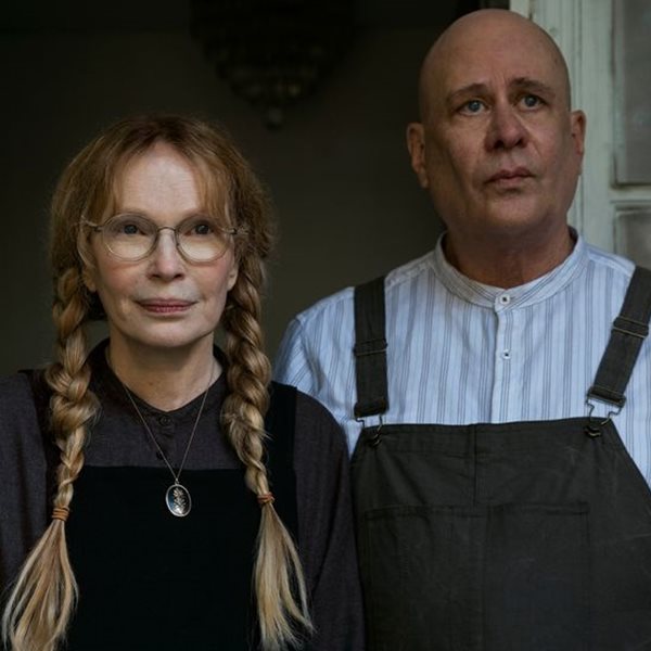 Η σκοτεινή ιστορία πίσω από το The Watcher του Netflix