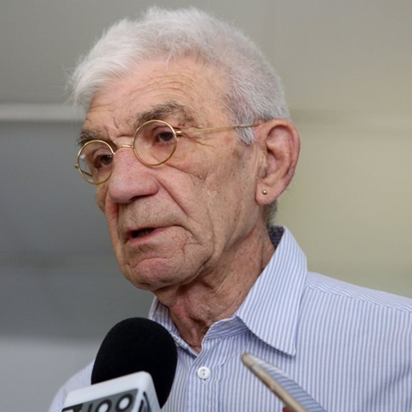 Πέθανε ο Γιάννης Μπουτάρης