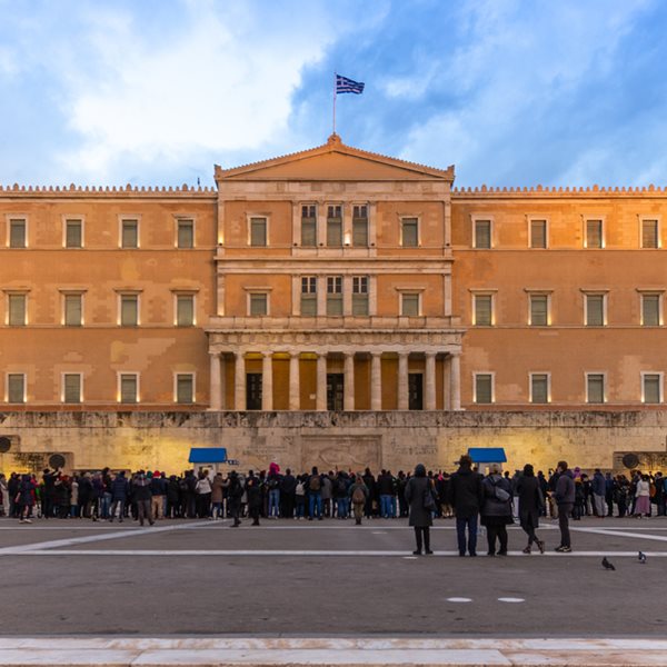 Οι πιθανότητες για εκλογές το φθινόπωρο