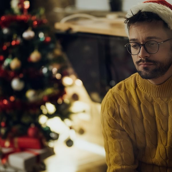 Τι μπορείς να κάνεις για να επιβιώσεις από τη χριστουγεννιάτικη κατάθλιψη