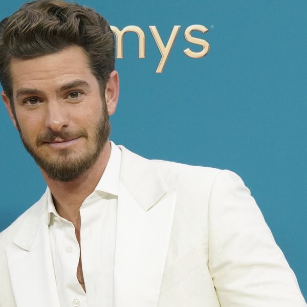 Μετά τη Julia Roberts, (μάλλον) και ο Andrew Garfield στο After the Hunt