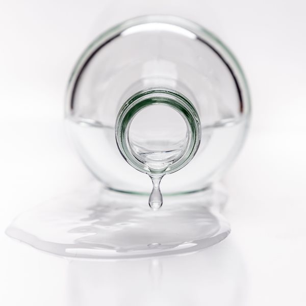 Τα σημάδια που δείχνουν ότι δεν πίνεις αρκετό νερό