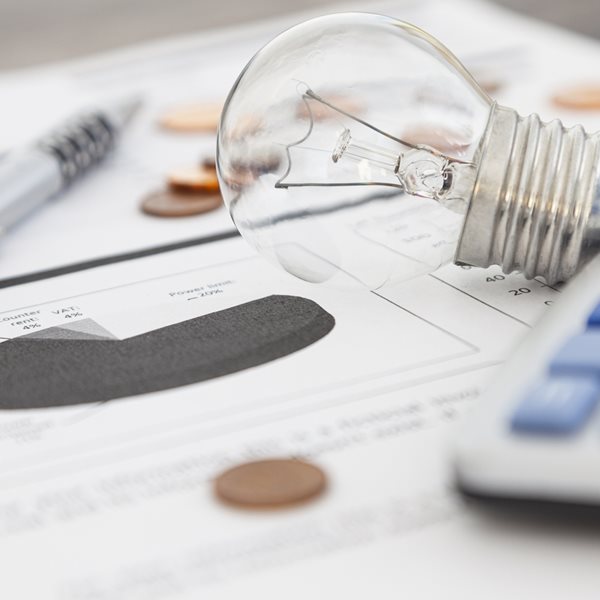 Πώς διαμορφώνονται τα νέα τιμολόγια ρεύματος για τον Αύγουστο