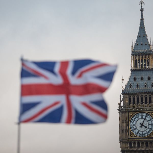 Σαν να μην έφτανε ο κορονοϊός, η Βρετανία ρισκάρει με ένα Brexit άνευ συμφωνίας