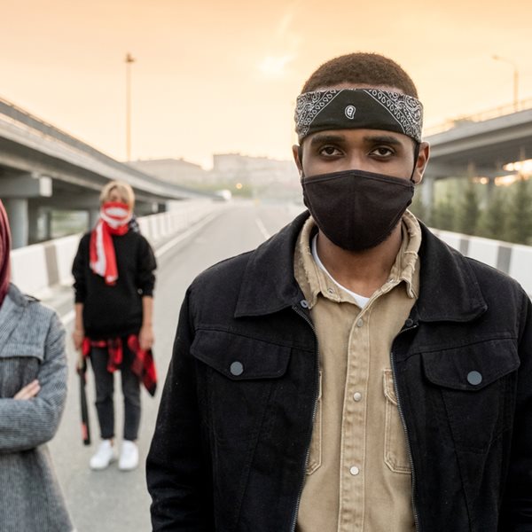 Περιμένοντας την αποκλιμάκωση της Covid-19