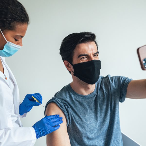 Για ποιους μπορεί να είναι απαραίτητη η τρίτη δόση του εμβολίου