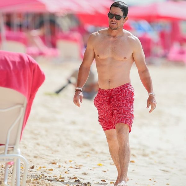 Η μία και μόνο άσκηση του Mark Wahlberg για άψογο six pack