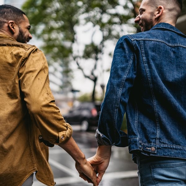 Ψηφίστηκε από τη Βουλή ο γάμος των ομόφυλων ζευγαριών