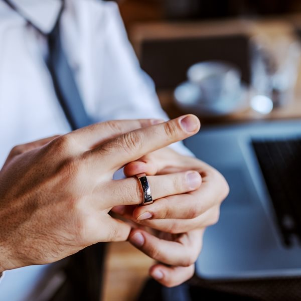 Γιατί οι 45αρηδες είναι πιο άπιστοι από ποτέ