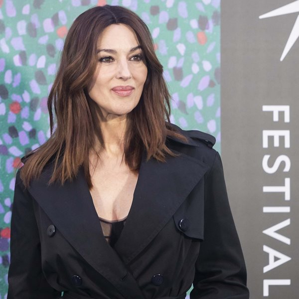 Η Monica Bellucci προτιμά να μένει στις σκιές