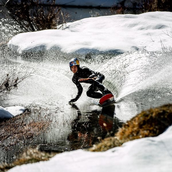 Πώς είναι να κάνεις snowboard από το νερό στο χιόνι και αντίστροφα