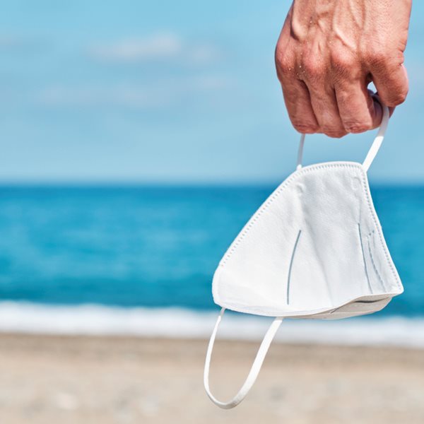 Η υποχρεωτική μάσκα έξω για όλους και τα νέα μέτρα που έρχονται